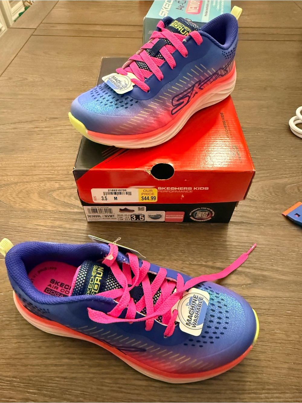 Skechers Girls Size 3.5 NIB Purple & Pink Shimmer Gradient Athletic Sneakers